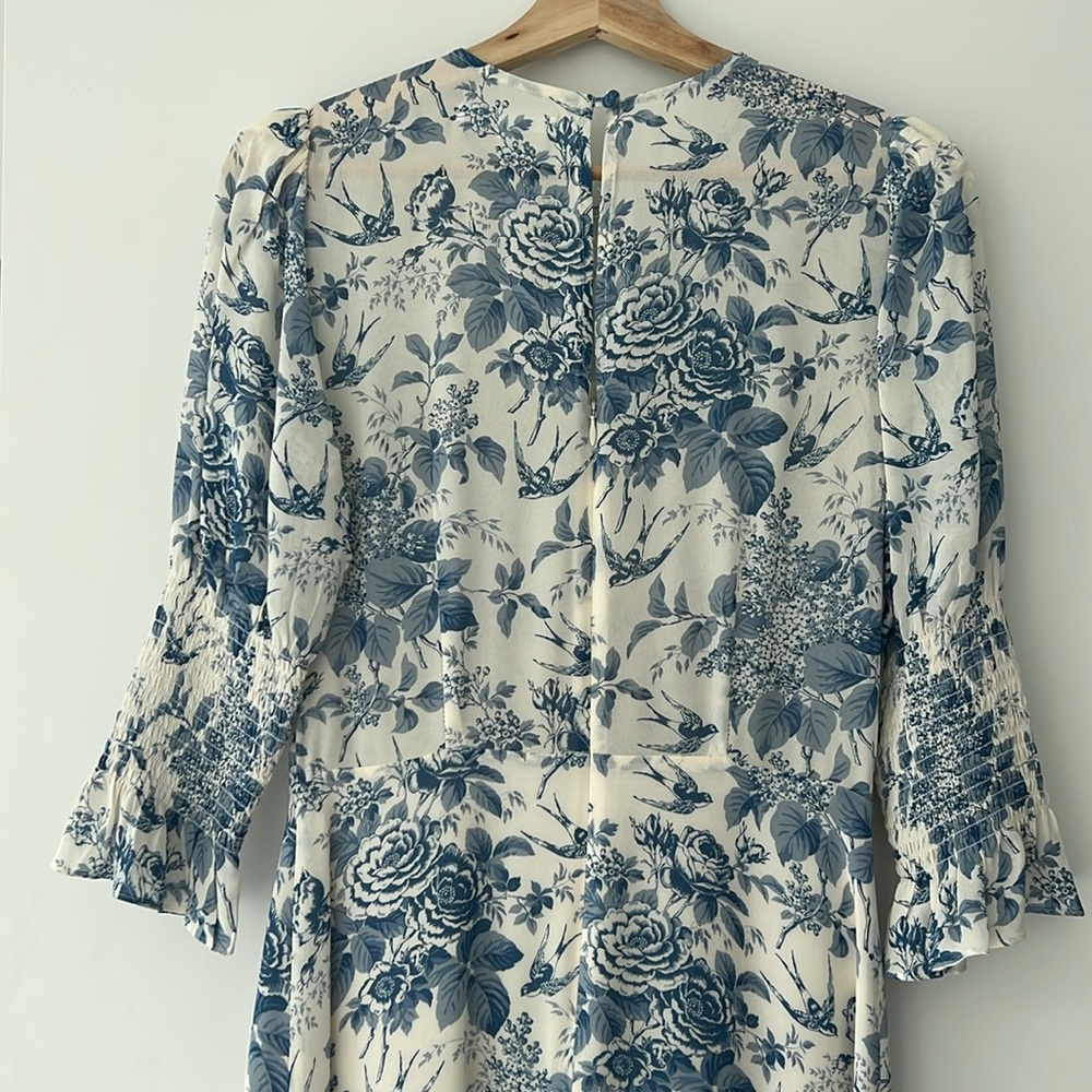 Reformation Carolena Dress in Pompadour, Blue and White Floral Long Sleeve - Picture 8 of 14